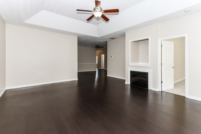Building Photo - 304 Draba Ln