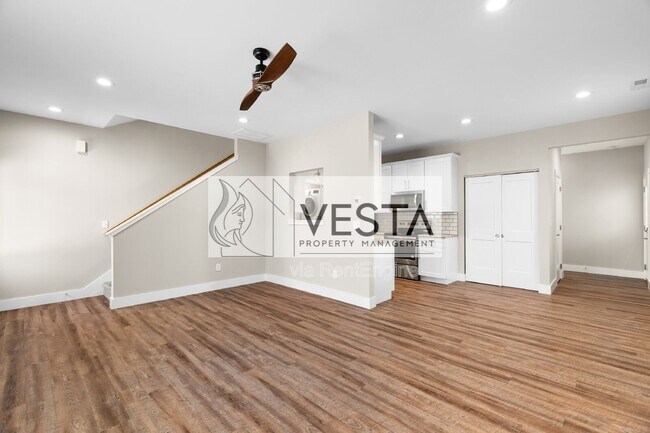 Building Photo - 12 Riddle Rd