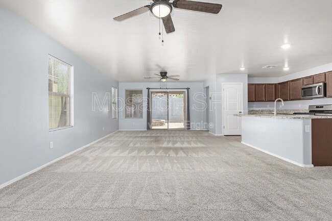 Building Photo - 1517 E Saint Catherine Ave