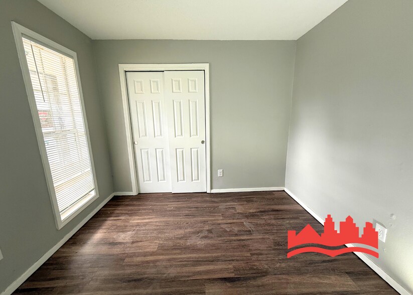 Building Photo - 5636 Maple Tree Dr