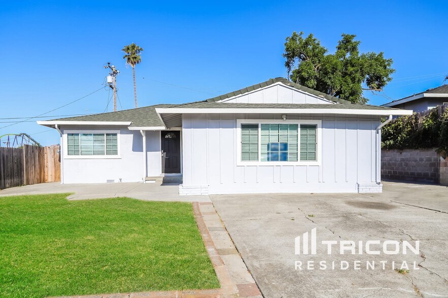 Primary Photo - 121 Hodges St