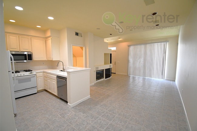 Building Photo - Carmel Valley | Palermo–Carmel Del Mar Tow...