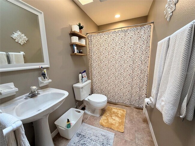 Building Photo - 8344 9th Ave Terrace NW