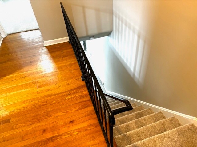 Stairs - Upstairs Hall - 1109 Mount Allen Rd