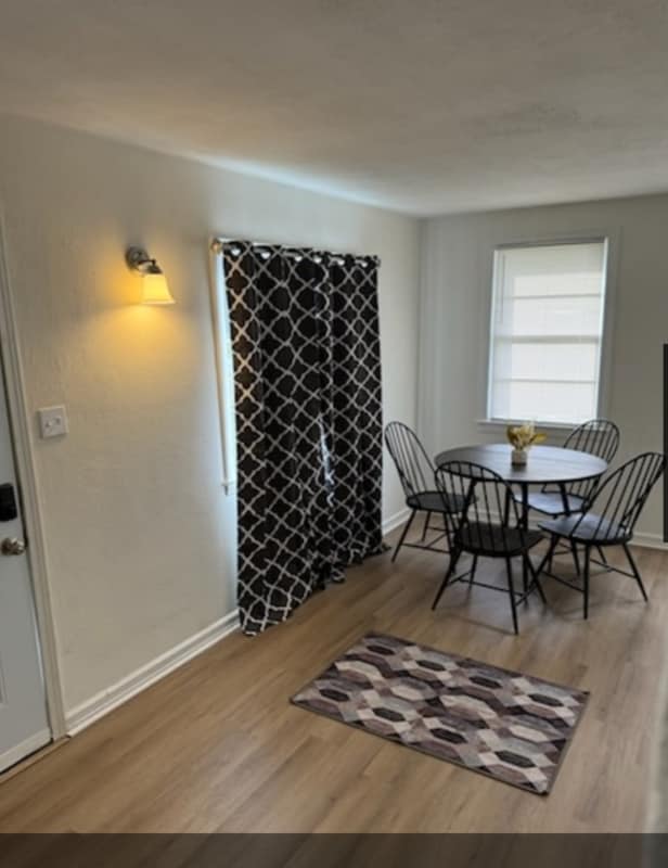 Building Photo - 2835 Wise St