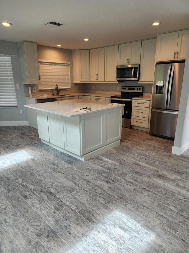 Building Photo - 3407 Fort Nelson Ln
