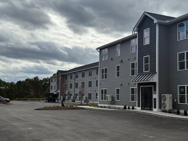 Building Photo - 251 Sladen St