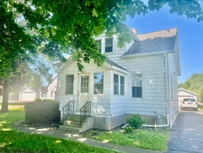 Building Photo - 1032 N Rapids Rd