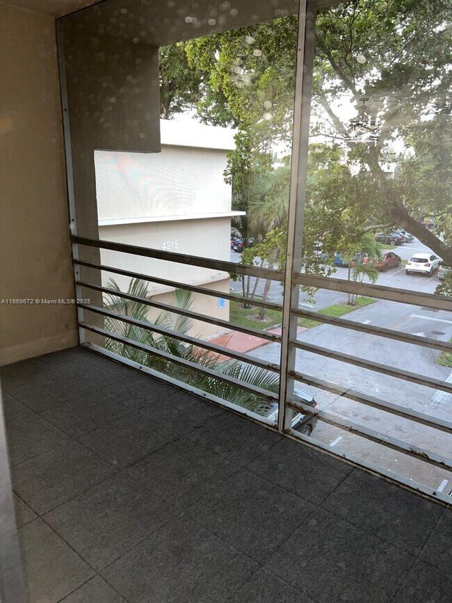 Building Photo - 4215 N University Dr