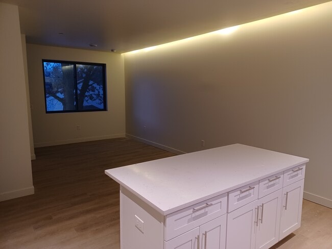 Building Photo - 3215 Fairfax St