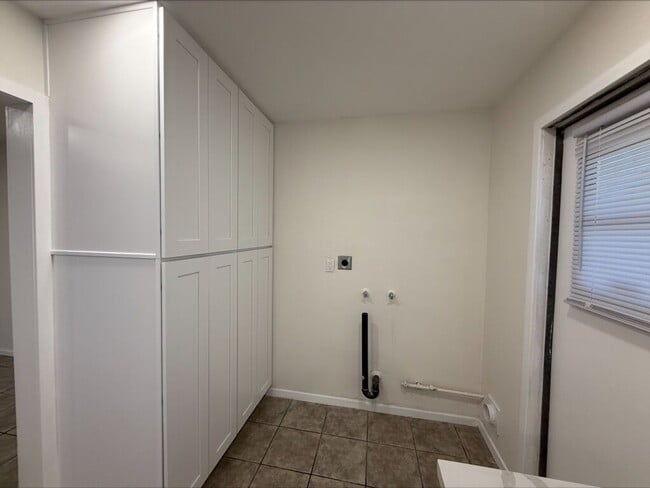 Building Photo - Cozy Upland Cottage 1bed + 1bath in a quiet neighborhood -  Available now