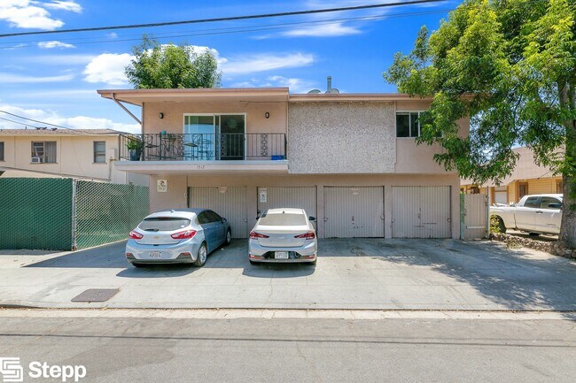 Building Photo - 1512 E Florida Street
