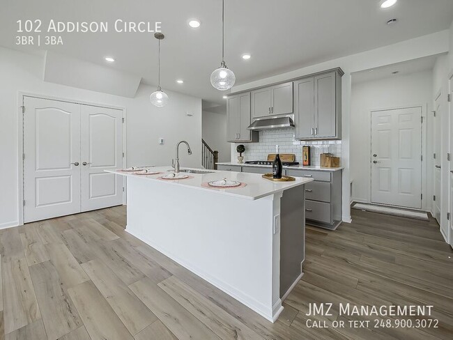 Building Photo - 102 Addison Cir