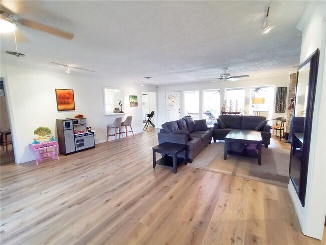 Building Photo - 5054 Yarwell Dr