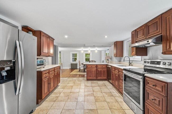 Building Photo - 281 Riversville Rd