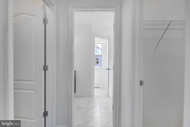 Building Photo - 8008 Hubble Dr