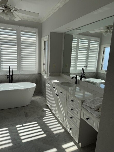 Building Photo - 414 E Bay St