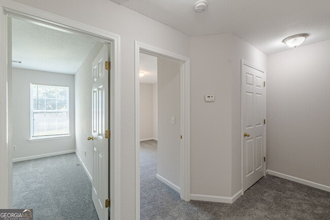 Building Photo - 274 Brookview Dr