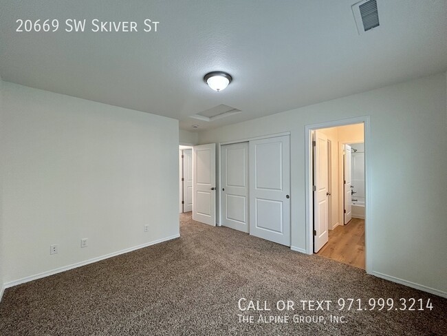 Building Photo - 20669 SW Skiver St