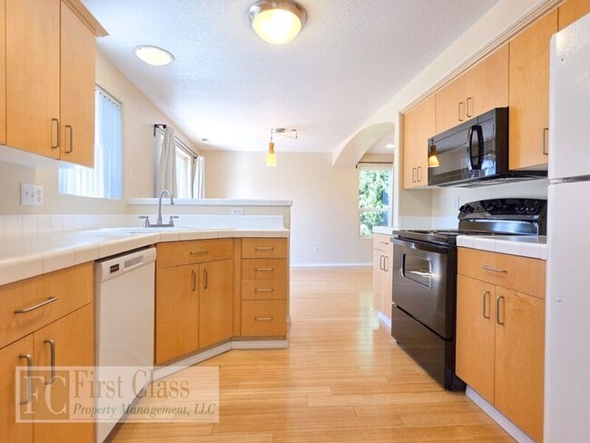 Building Photo - 503 SW 207th Ave