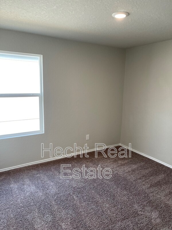 Building Photo - 10543 McClintock Dr