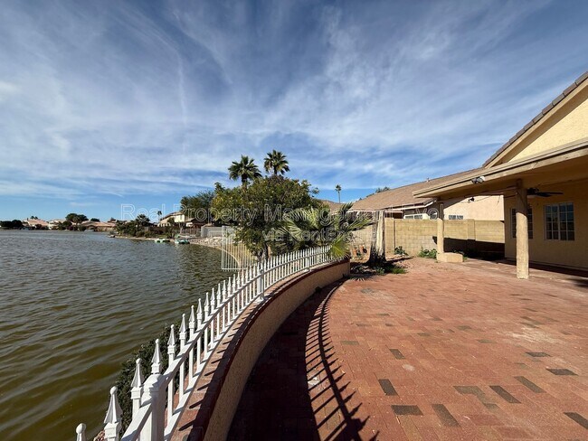 Building Photo - 11003 W Laurelwood Ln