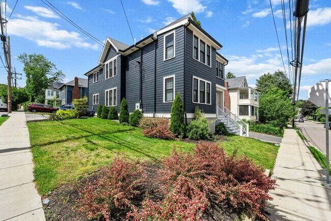 Building Photo - 118 Spring St
