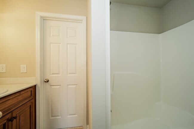 Building Photo - 176 Prescott Dr