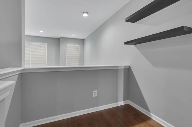 Building Photo - Beautiful and light-filled home in the desirable Normandy Place community located in Nashville’s ...