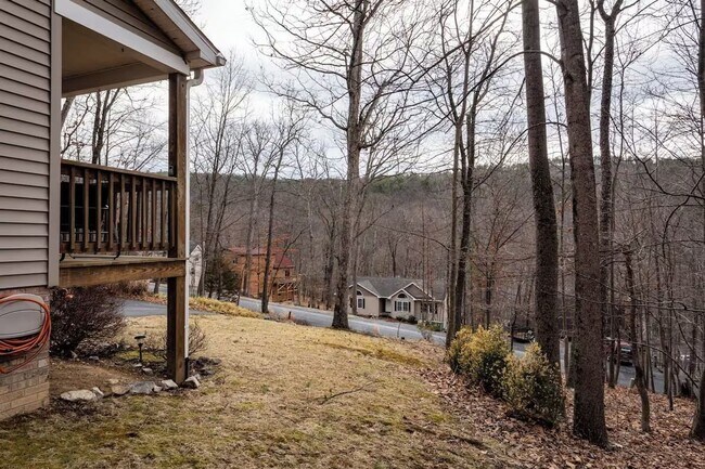 Building Photo - 187 Grouse Dr