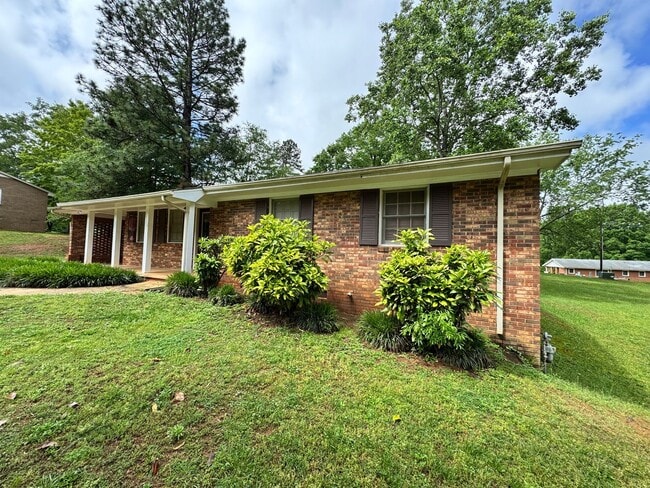 Building Photo - 3018 Delano Pl