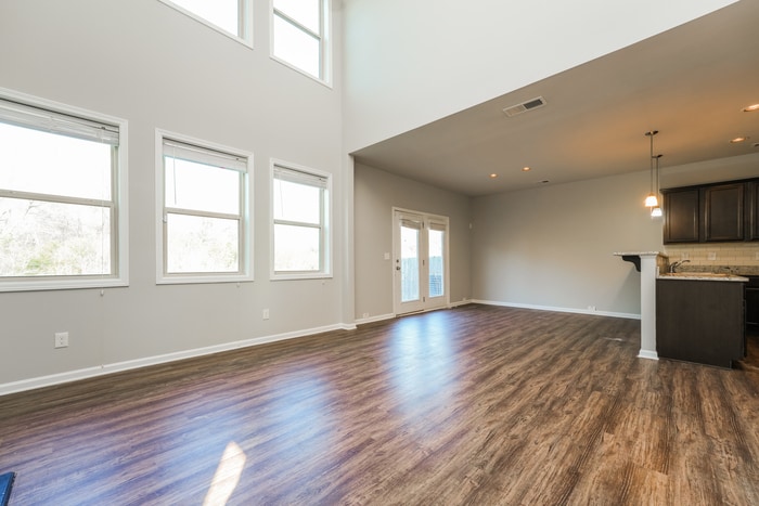 Building Photo - 2419 Oakleaf Cir