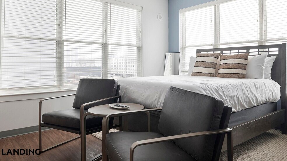 Building Photo - 302 13th St S