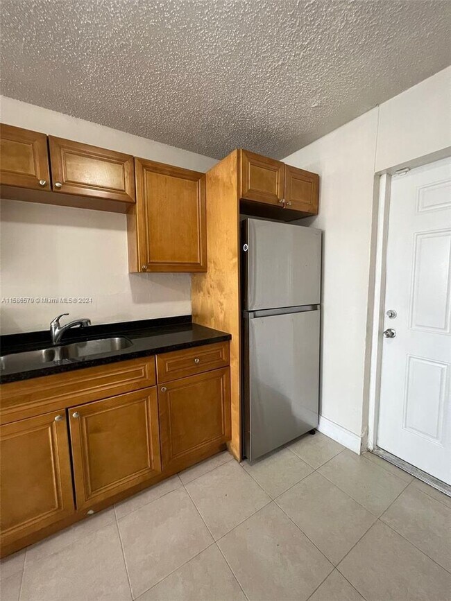 Building Photo - 1034 NW 8th Ave