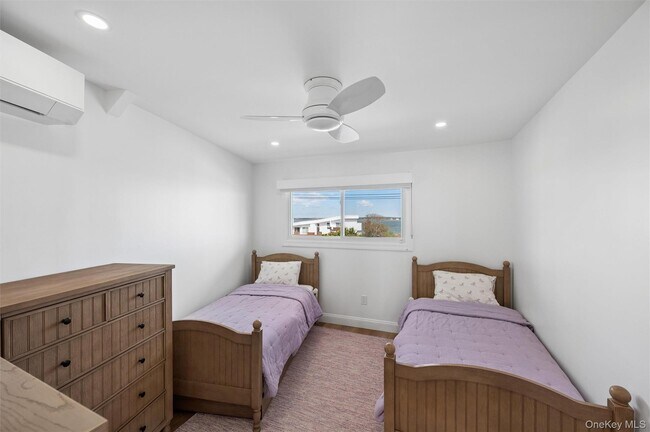 Building Photo - 585 Dune Rd