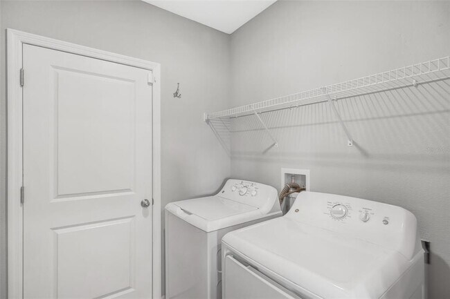 Building Photo - 997 7th Ave NW