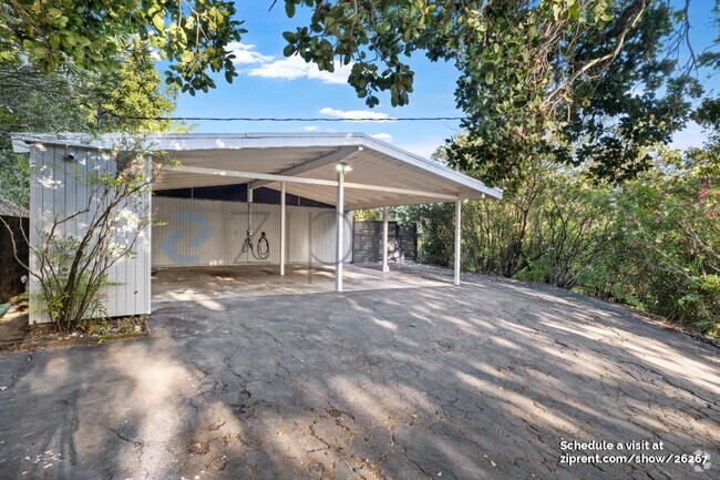Building Photo - 757 Tofflemire Dr