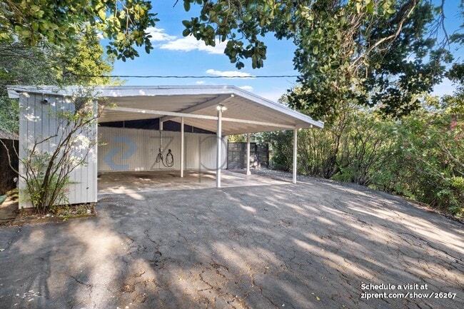 Building Photo - 757 Tofflemire Dr