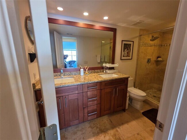 Building Photo - 6100 Bahia Del Mar Cir N