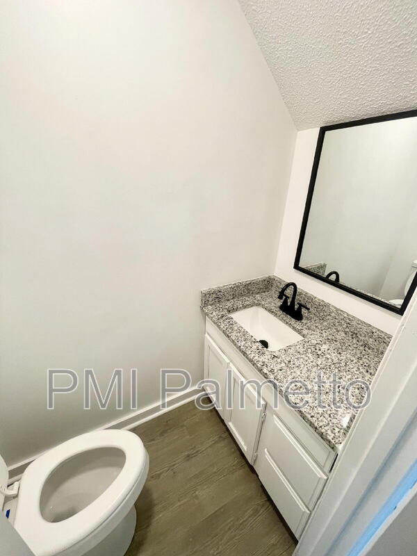 Building Photo - 138 Villa Ct
