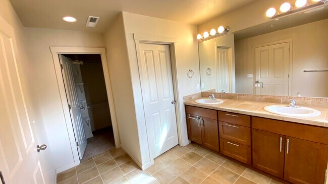 MasterBath - 10690 NW Jordan Ln