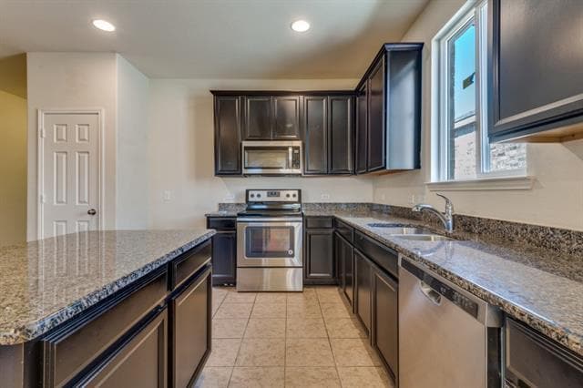 Building Photo - 2031 Avondown Rd