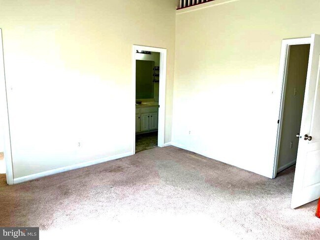 Building Photo - 3269 Halcyon Ct