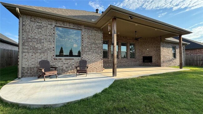 Building Photo - 5806 W Red Maple Dr