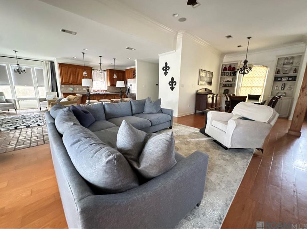 Building Photo - 37313 Mindy Wy Ave