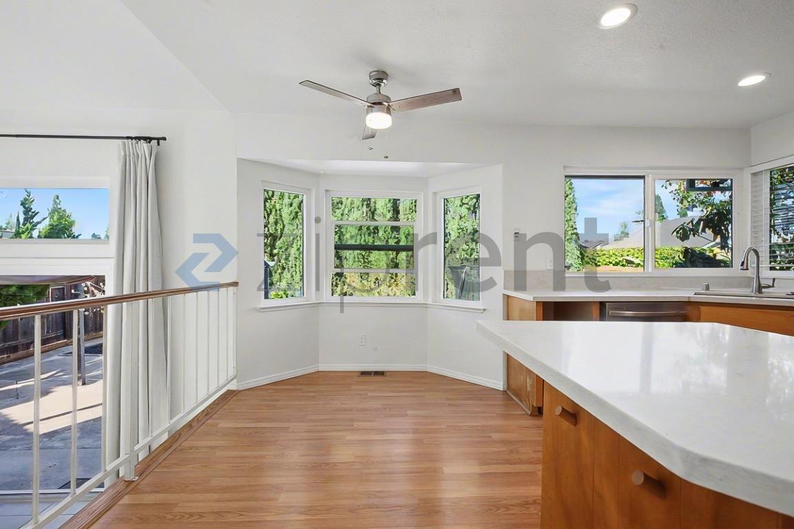 Building Photo - 5744 River Run Cir