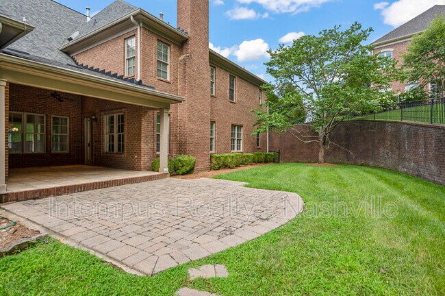 Building Photo - 7 Crooked Stick Ln