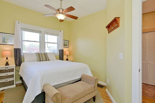 Building Photo - WINTER RENTAL: Two Beaches Cottage
