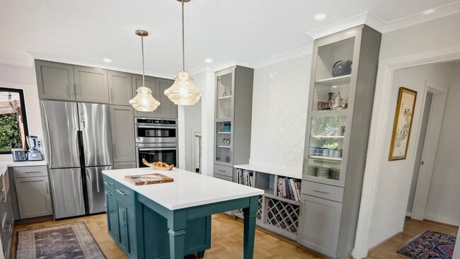 Building Photo - Stunning 3 bed/2bath remodeled home, with full ADU! Pets ok Move in Special!