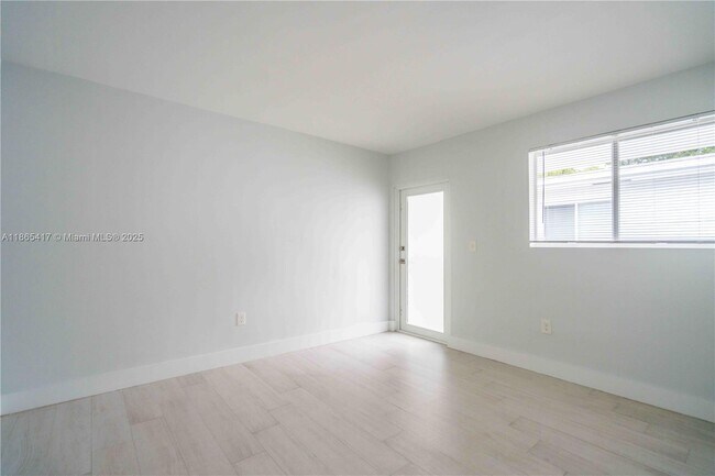 Building Photo - 465 NE 59th St